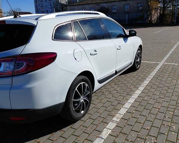 Белый Рено Меган, объемом двигателя 1.6 л и пробегом 234 тыс. км за 6700 $, фото 7 на Automoto.ua