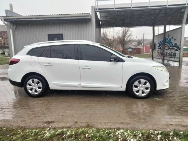 Белый Рено Меган, объемом двигателя 1.5 л и пробегом 320 тыс. км за 6500 $, фото 11 на Automoto.ua