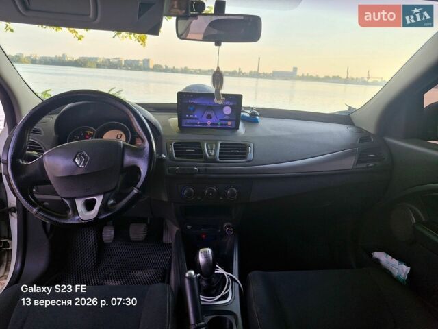 Білий Рено Меган, об'ємом двигуна 1.46 л та пробігом 313 тис. км за 5200 $, фото 7 на Automoto.ua