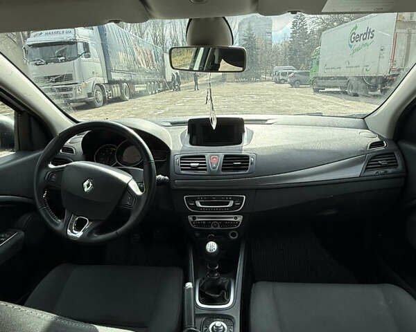 Білий Рено Меган, об'ємом двигуна 1.46 л та пробігом 293 тис. км за 6700 $, фото 8 на Automoto.ua