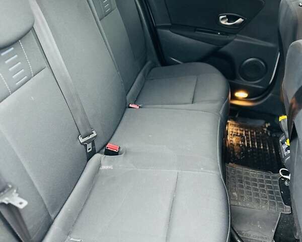 Белый Рено Меган, объемом двигателя 1.46 л и пробегом 255 тыс. км за 7500 $, фото 34 на Automoto.ua