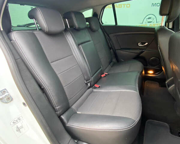 Белый Рено Меган, объемом двигателя 1.9 л и пробегом 237 тыс. км за 7800 $, фото 19 на Automoto.ua