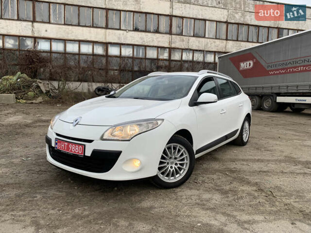 Белый Рено Меган, объемом двигателя 1.5 л и пробегом 221 тыс. км за 7200 $, фото 8 на Automoto.ua