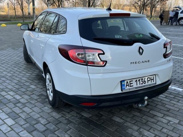 Белый Рено Меган, объемом двигателя 1.5 л и пробегом 250 тыс. км за 7700 $, фото 18 на Automoto.ua