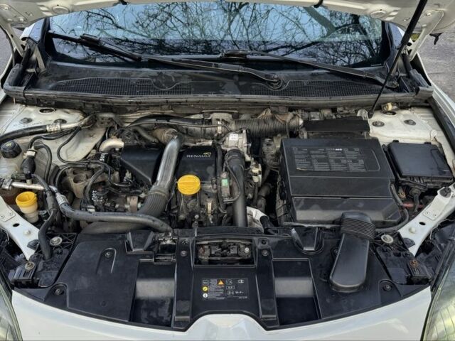 Белый Рено Меган, объемом двигателя 1.5 л и пробегом 250 тыс. км за 7700 $, фото 7 на Automoto.ua