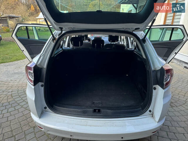 Белый Рено Меган, объемом двигателя 1.6 л и пробегом 238 тыс. км за 6450 $, фото 26 на Automoto.ua