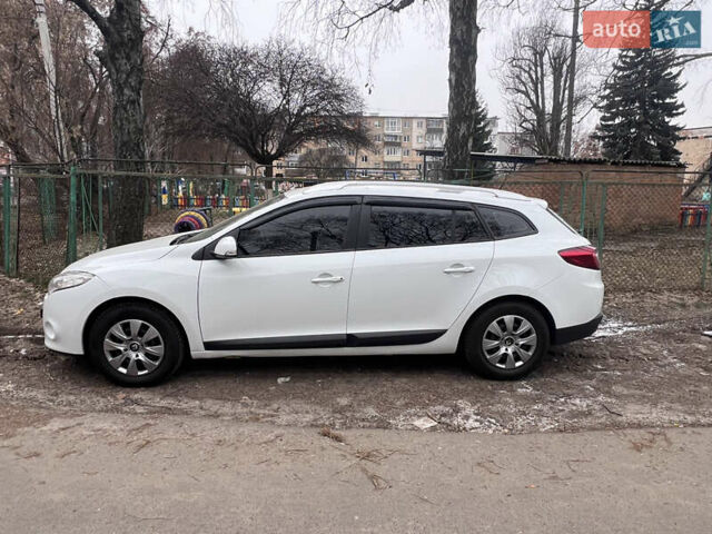 Белый Рено Меган, объемом двигателя 1.46 л и пробегом 280 тыс. км за 7600 $, фото 4 на Automoto.ua