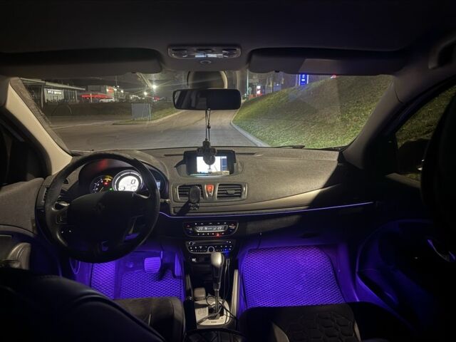 Білий Рено Меган, об'ємом двигуна 1.5 л та пробігом 277 тис. км за 7800 $, фото 5 на Automoto.ua