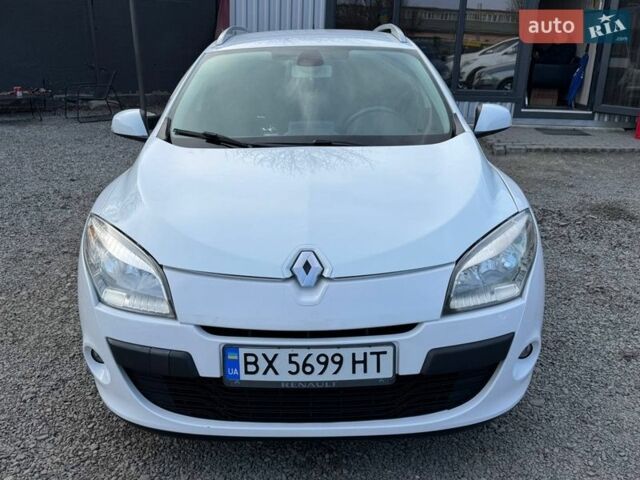 Белый Рено Меган, объемом двигателя 1.5 л и пробегом 317 тыс. км за 7999 $, фото 1 на Automoto.ua