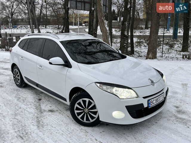 Белый Рено Меган, объемом двигателя 1.5 л и пробегом 280 тыс. км за 6900 $, фото 11 на Automoto.ua