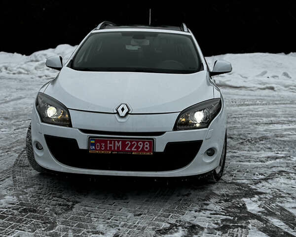 Білий Рено Меган, об'ємом двигуна 1.5 л та пробігом 197 тис. км за 7400 $, фото 1 на Automoto.ua