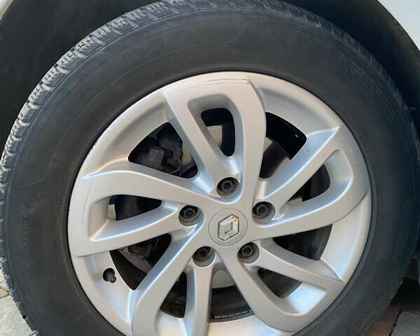 Белый Рено Меган, объемом двигателя 1.46 л и пробегом 240 тыс. км за 6900 $, фото 21 на Automoto.ua