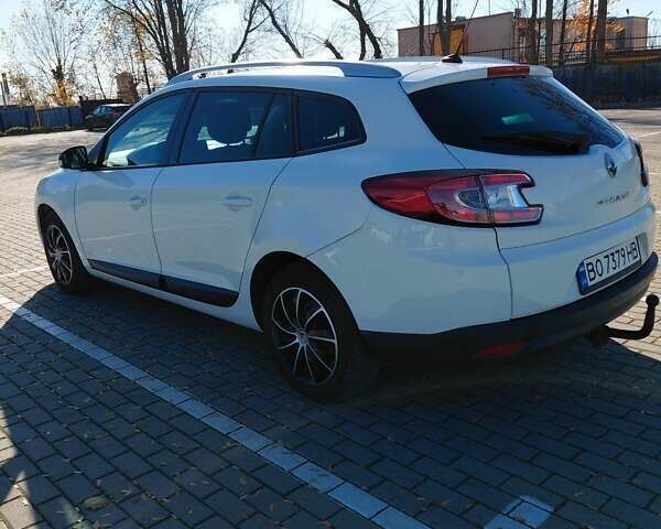 Белый Рено Меган, объемом двигателя 1.6 л и пробегом 234 тыс. км за 6700 $, фото 1 на Automoto.ua