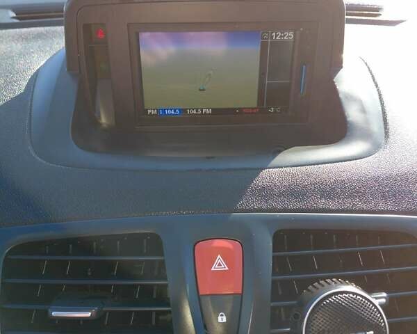 Белый Рено Меган, объемом двигателя 1.6 л и пробегом 234 тыс. км за 6700 $, фото 27 на Automoto.ua