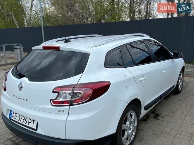 Белый Рено Меган, объемом двигателя 1.46 л и пробегом 244 тыс. км за 6700 $, фото 2 на Automoto.ua