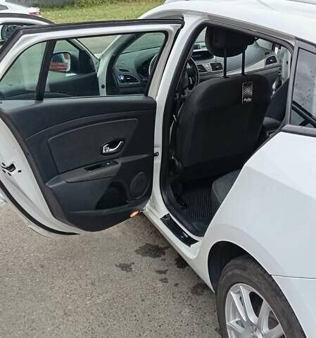 Білий Рено Меган, об'ємом двигуна 1.46 л та пробігом 267 тис. км за 6500 $, фото 41 на Automoto.ua
