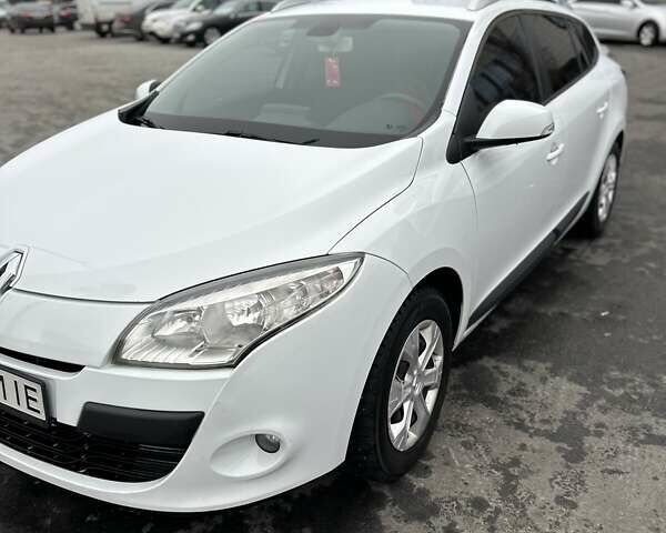 Белый Рено Меган, объемом двигателя 1.46 л и пробегом 255 тыс. км за 7500 $, фото 15 на Automoto.ua