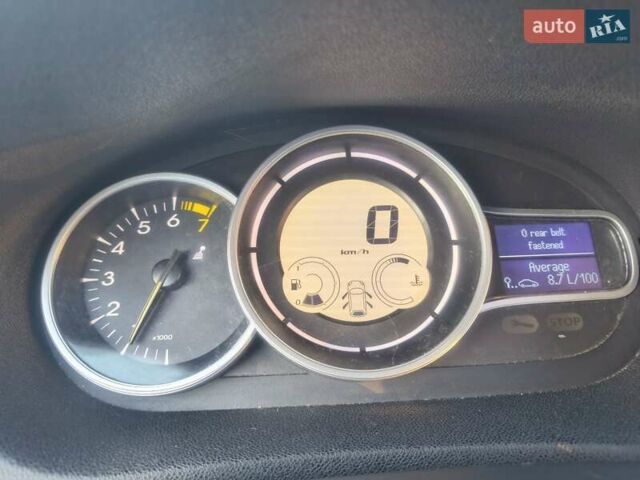 Белый Рено Меган, объемом двигателя 1.6 л и пробегом 193 тыс. км за 6300 $, фото 39 на Automoto.ua