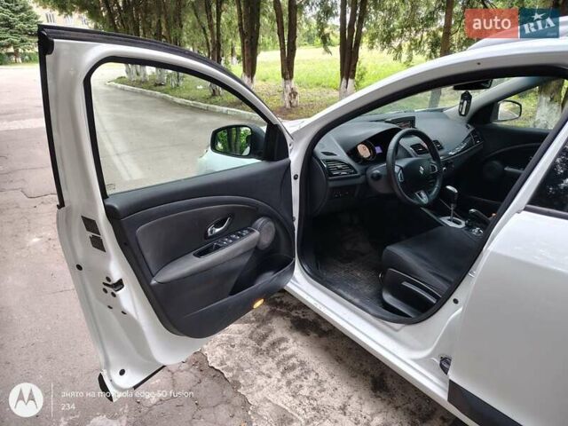 Белый Рено Меган, объемом двигателя 1.46 л и пробегом 325 тыс. км за 6600 $, фото 3 на Automoto.ua