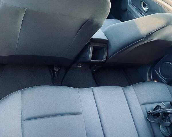 Білий Рено Меган, об'ємом двигуна 1.46 л та пробігом 295 тис. км за 6100 $, фото 7 на Automoto.ua