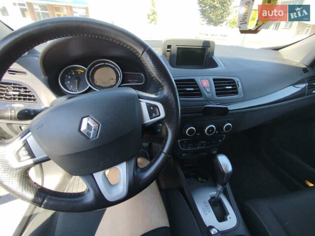 Білий Рено Меган, об'ємом двигуна 1.5 л та пробігом 300 тис. км за 7100 $, фото 4 на Automoto.ua