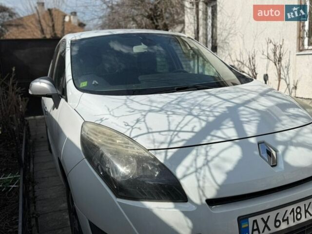 Білий Рено Меган, об'ємом двигуна 1.4 л та пробігом 201 тис. км за 7600 $, фото 2 на Automoto.ua