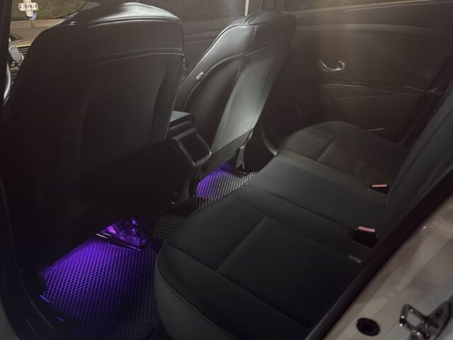 Білий Рено Меган, об'ємом двигуна 1.5 л та пробігом 277 тис. км за 7800 $, фото 6 на Automoto.ua