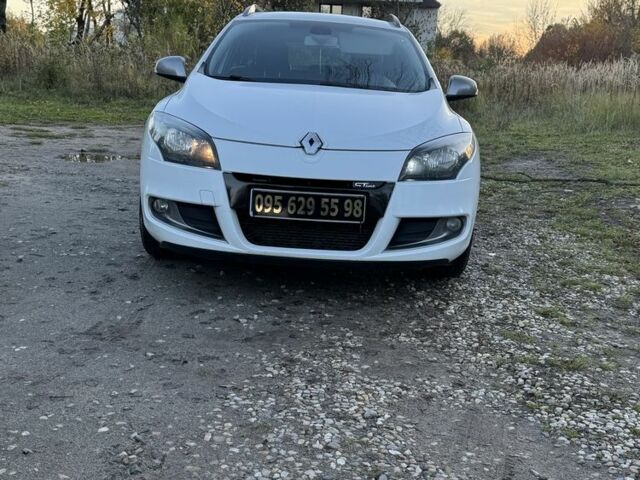 Белый Рено Меган, объемом двигателя 0 л и пробегом 222 тыс. км за 3799 $, фото 1 на Automoto.ua