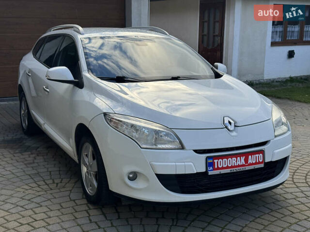 Белый Рено Меган, объемом двигателя 1.6 л и пробегом 238 тыс. км за 6450 $, фото 3 на Automoto.ua