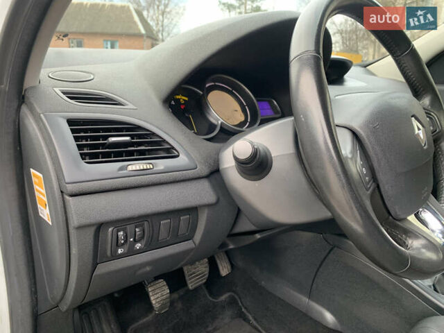 Белый Рено Меган, объемом двигателя 1.5 л и пробегом 221 тыс. км за 7200 $, фото 25 на Automoto.ua