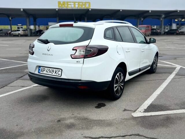 Белый Рено Меган, объемом двигателя 1.5 л и пробегом 261 тыс. км за 5700 $, фото 5 на Automoto.ua