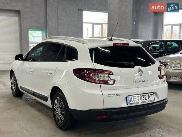 Белый Рено Меган, объемом двигателя 1.46 л и пробегом 332 тыс. км за 7699 $, фото 4 на Automoto.ua