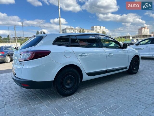 Білий Рено Меган, об'ємом двигуна 1.46 л та пробігом 255 тис. км за 7000 $, фото 4 на Automoto.ua