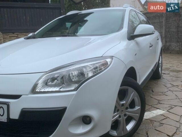 Белый Рено Меган, объемом двигателя 1.5 л и пробегом 265 тыс. км за 7200 $, фото 6 на Automoto.ua