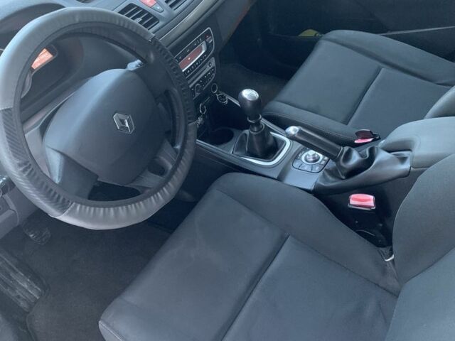 Белый Рено Меган, объемом двигателя 1.5 л и пробегом 275 тыс. км за 6800 $, фото 6 на Automoto.ua