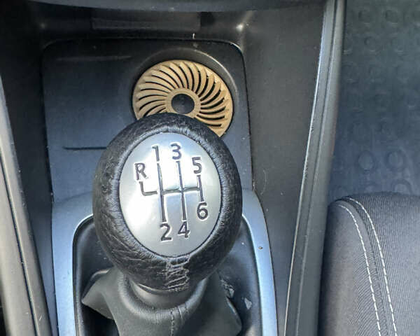 Белый Рено Меган, объемом двигателя 1.6 л и пробегом 238 тыс. км за 6450 $, фото 15 на Automoto.ua