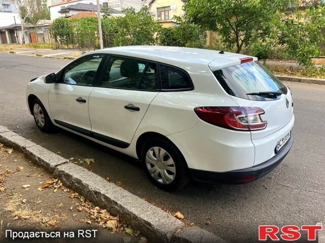 Белый Рено Меган, объемом двигателя 1.5 л и пробегом 180 тыс. км за 5700 $, фото 1 на Automoto.ua
