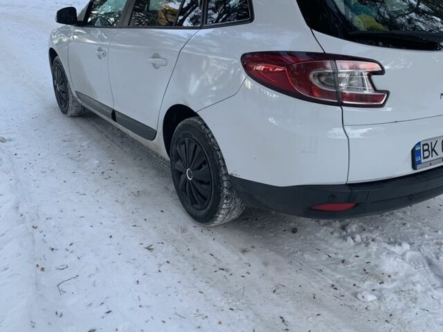 Белый Рено Меган, объемом двигателя 1.5 л и пробегом 275 тыс. км за 6800 $, фото 2 на Automoto.ua