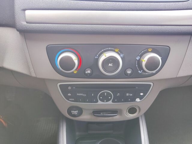 Белый Рено Меган, объемом двигателя 1.5 л и пробегом 164 тыс. км за 6750 $, фото 10 на Automoto.ua