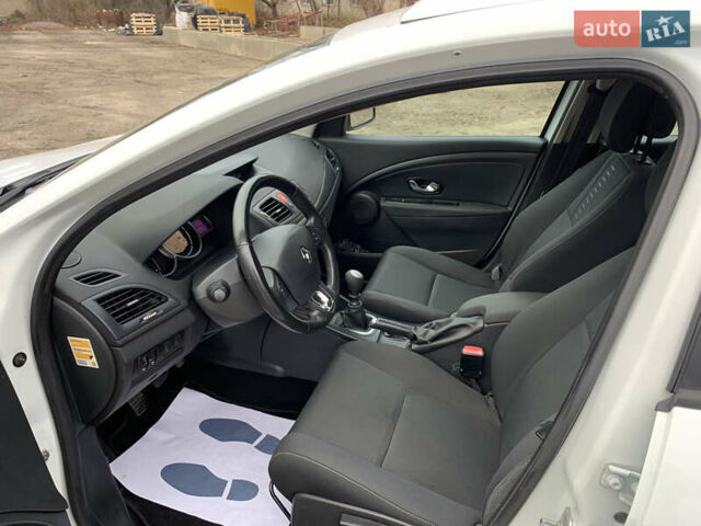 Белый Рено Меган, объемом двигателя 1.5 л и пробегом 221 тыс. км за 7200 $, фото 26 на Automoto.ua