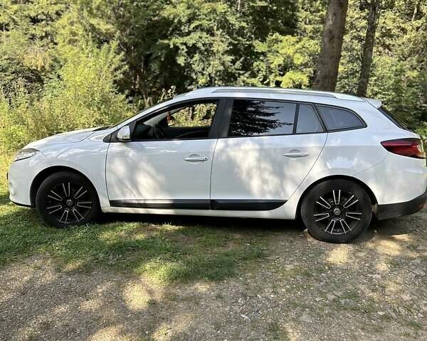 Белый Рено Меган, объемом двигателя 1.46 л и пробегом 255 тыс. км за 7500 $, фото 2 на Automoto.ua