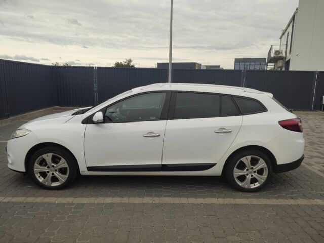 Белый Рено Меган, объемом двигателя 1.4 л и пробегом 266 тыс. км за 6399 $, фото 2 на Automoto.ua