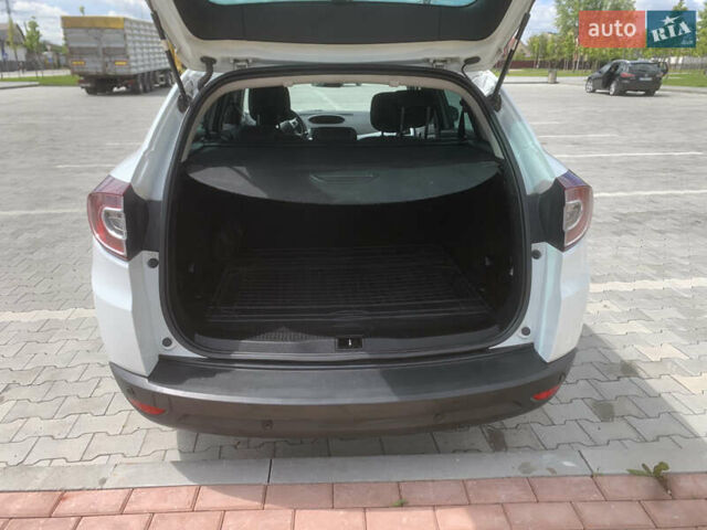 Белый Рено Меган, объемом двигателя 1.5 л и пробегом 216 тыс. км за 7200 $, фото 7 на Automoto.ua