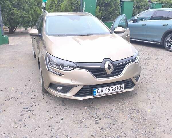 Білий Рено Меган, об'ємом двигуна 2.3 л та пробігом 230 тис. км за 11821 $, фото 3 на Automoto.ua