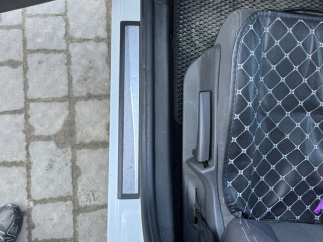 Білий Рено Меган, об'ємом двигуна 1.46 л та пробігом 246 тис. км за 4500 $, фото 18 на Automoto.ua