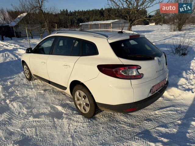 Белый Рено Меган, объемом двигателя 1.46 л и пробегом 193 тыс. км за 7100 $, фото 1 на Automoto.ua