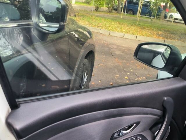 Білий Рено Меган, об'ємом двигуна 1.5 л та пробігом 400 тис. км за 5300 $, фото 6 на Automoto.ua