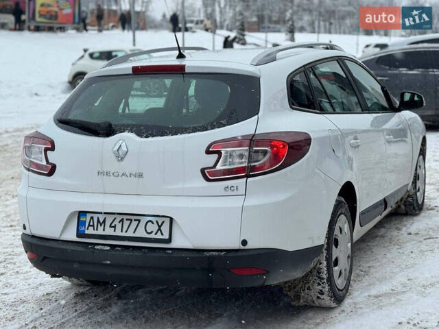 Белый Рено Меган, объемом двигателя 1.46 л и пробегом 295 тыс. км за 6399 $, фото 2 на Automoto.ua