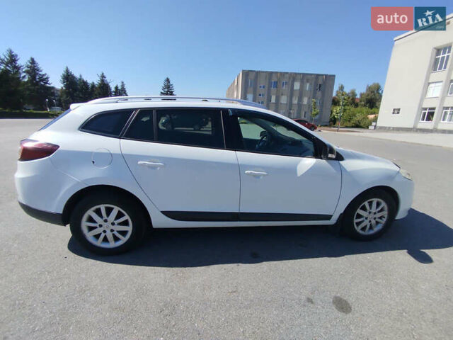 Білий Рено Меган, об'ємом двигуна 1.5 л та пробігом 300 тис. км за 7100 $, фото 1 на Automoto.ua
