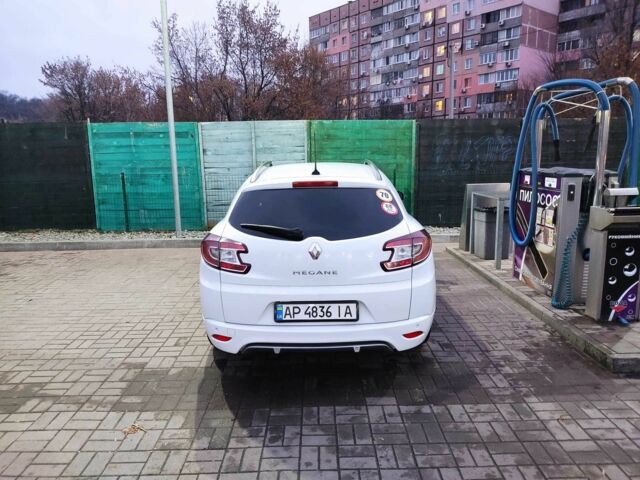 Белый Рено Меган, объемом двигателя 1.5 л и пробегом 270 тыс. км за 7000 $, фото 4 на Automoto.ua